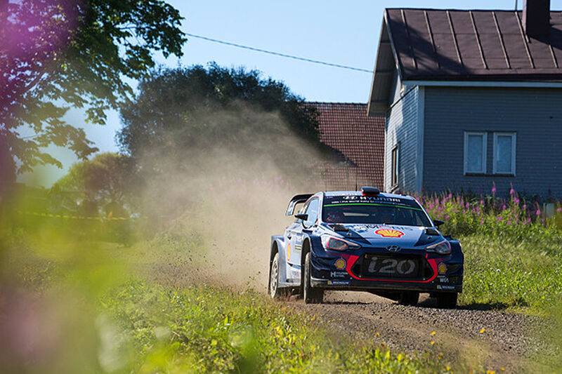 Thierry Neuville übernimmt WM-Führung nach Rallye Finnland