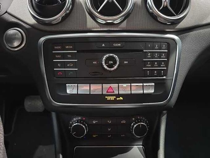 Mercedes-Benz GLA 200 Urban LED AHK NAVI