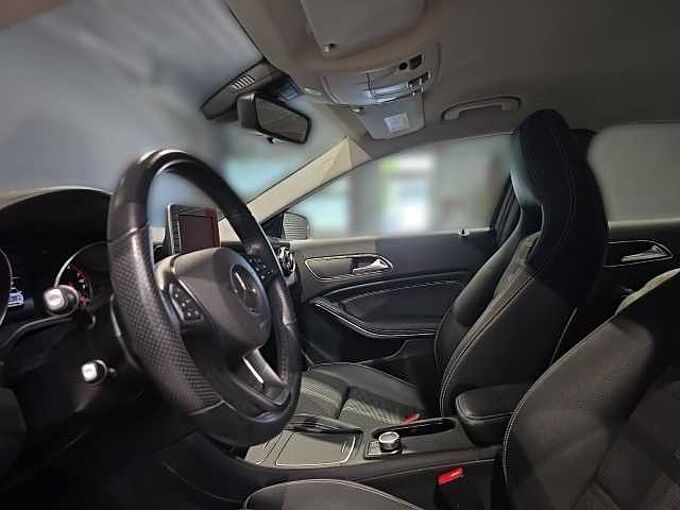 Mercedes-Benz GLA 200 Urban LED AHK NAVI