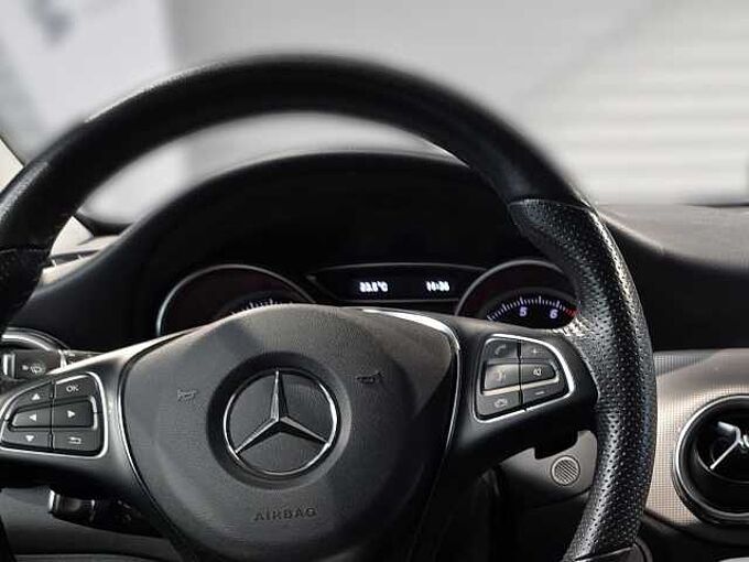 Mercedes-Benz GLA 200 Urban LED AHK NAVI