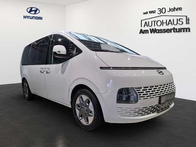 Hyundai STARIA 2.2 CRDi 8DCT 2WD Prime 9-Sitzer PANO LEDER NAVI LED
