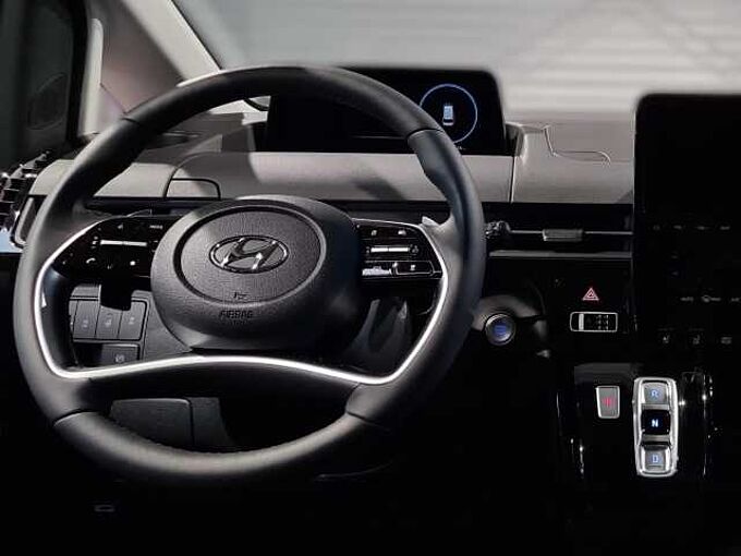 Hyundai STARIA 2.2 CRDi 8DCT 2WD Prime 9-Sitzer PANO LEDER NAVI LED