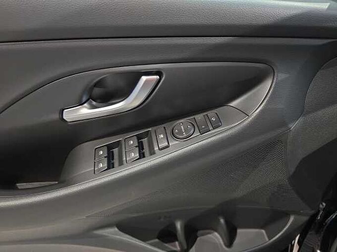Hyundai i30 FL 5-TÜRER (MY25) 1.5 T-GDI 48V 7-DCT N Line
