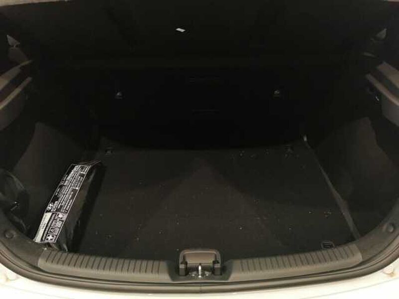 Hyundai i30 Mild-Hybrid EU6d FL 1.5 T-GDI 5-Türer M/T 48V (MJ23) Advantage Mild-Hybrid EU6d FL 1.5 T-GDI 5-Türer M/T 48V (MJ23) Advantage