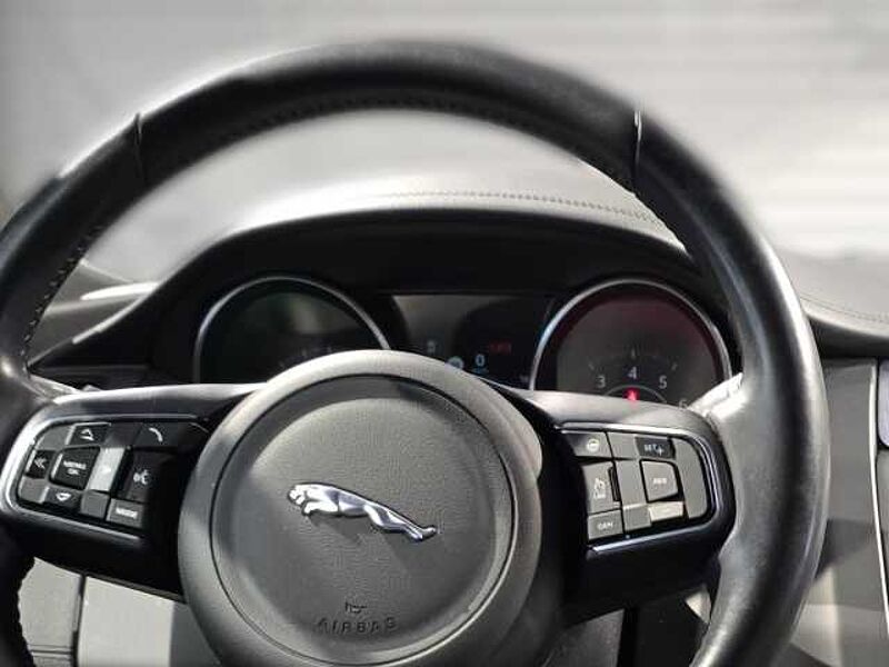 Jaguar E-Pace SE AWD P200 Matrix-LED Leder Meridian