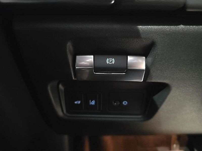 Jaguar E-Pace SE AWD P200 Matrix-LED Leder Meridian