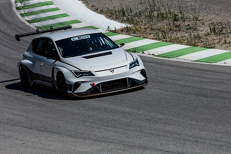 Jungferntestfahrt des CUPRA e-Racer mit Jordi Gené hinter dem Steuer