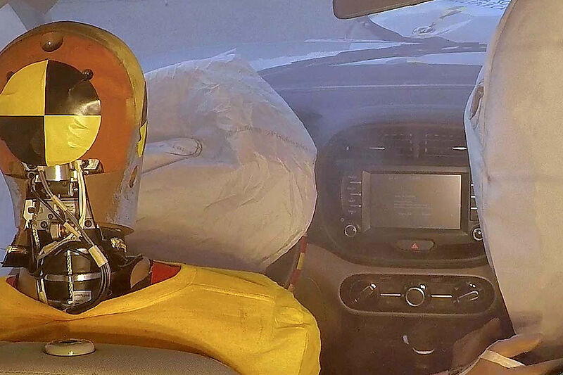 Hyundai stellt weltweit ersten Multi-Kollisions-Airbag vor